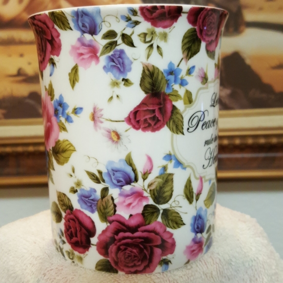 Elegance Floral Coffee Cup - Picture 2 of 5